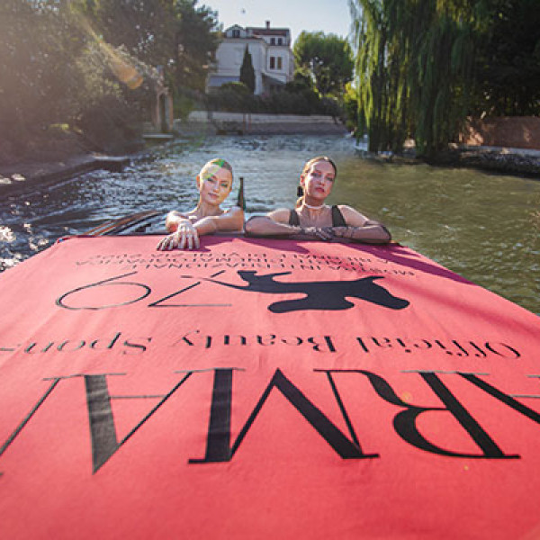 ELLE Mostra Influence